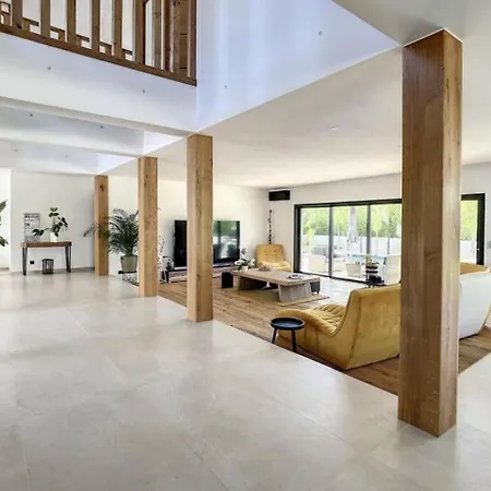 Cosy Avec Sa Piscine Villa *