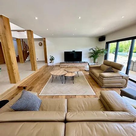 Cosy Avec Sa Piscine Vila