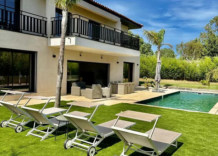 Villa Cosy Avec Sa Piscine Grimaud
