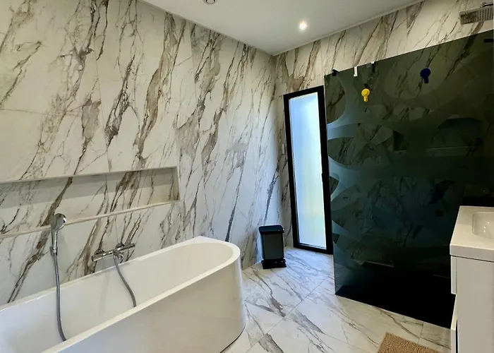 Cosy Avec Sa Piscine Grimaud