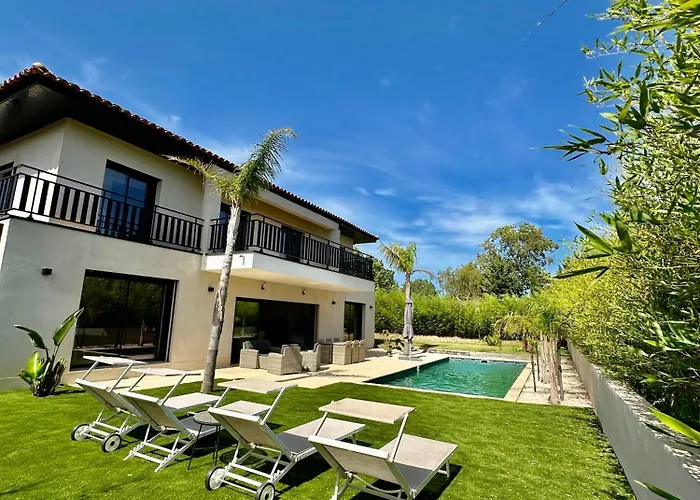 Villa Cosy Avec Sa Piscine Grimaud