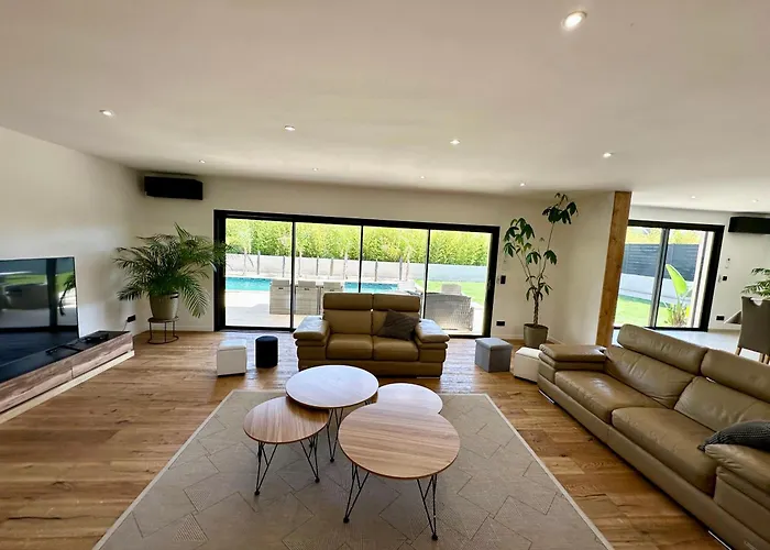 Cosy Avec Sa Piscine Grimaud